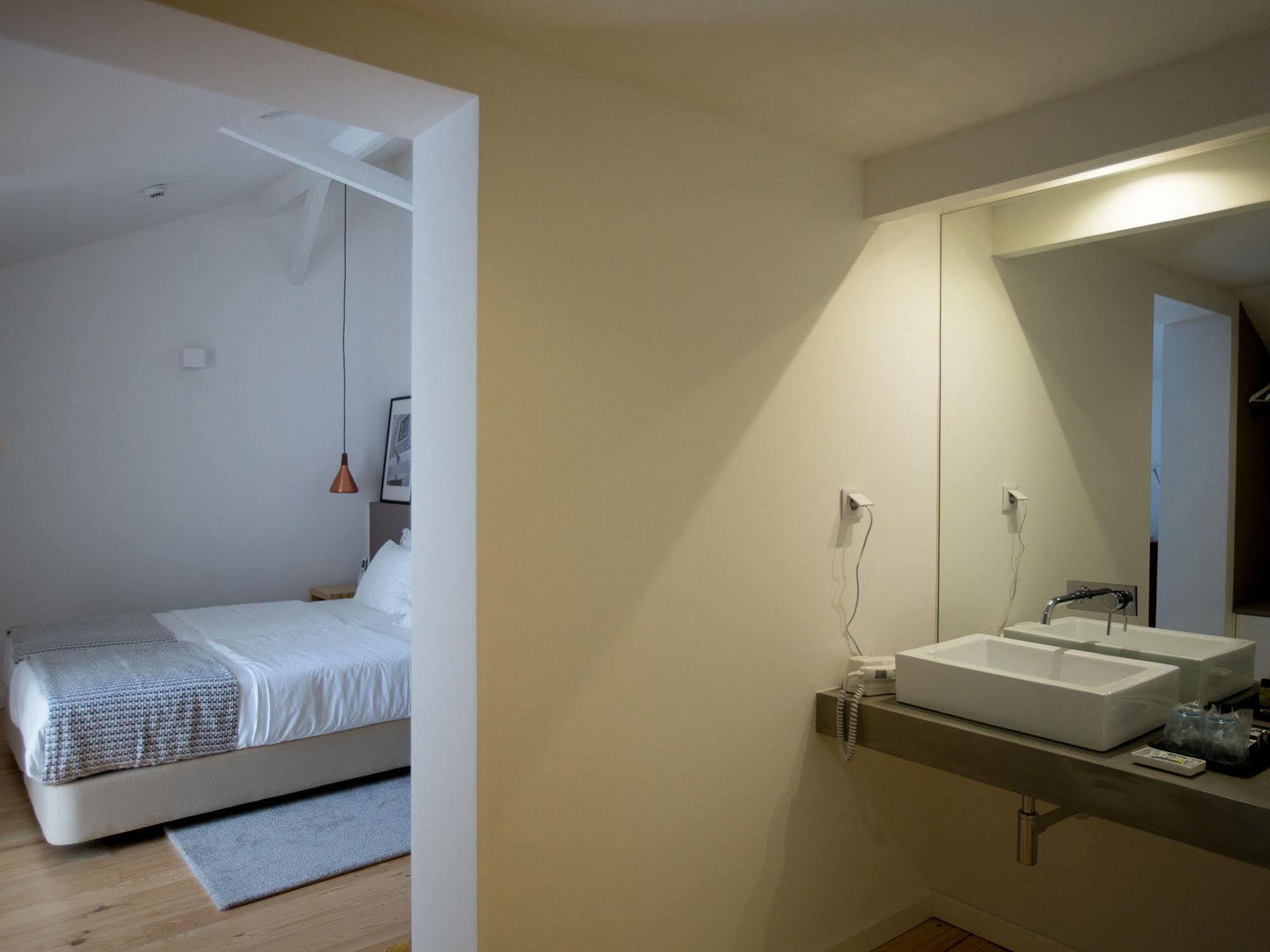 The 8 - Downtown Suites Lisboa Exteriér fotografie A room at the hotel